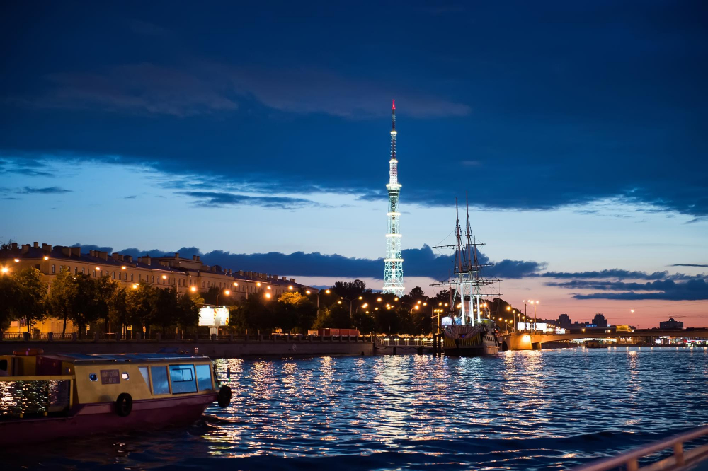 Ночной Санкт-Петербург с корабля
